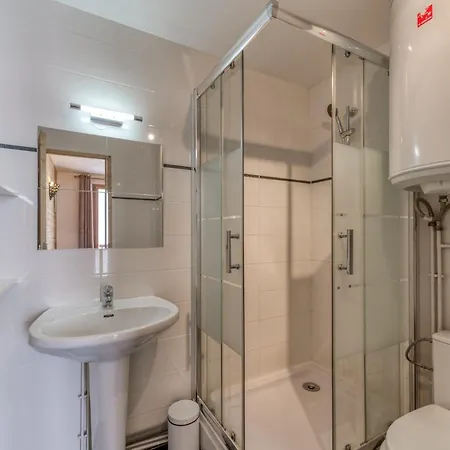 Apartment Souveraine 3 *
